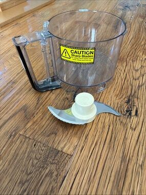 Cuisinart Clear Food Processor Bowl with White Hub and Stainless Blade